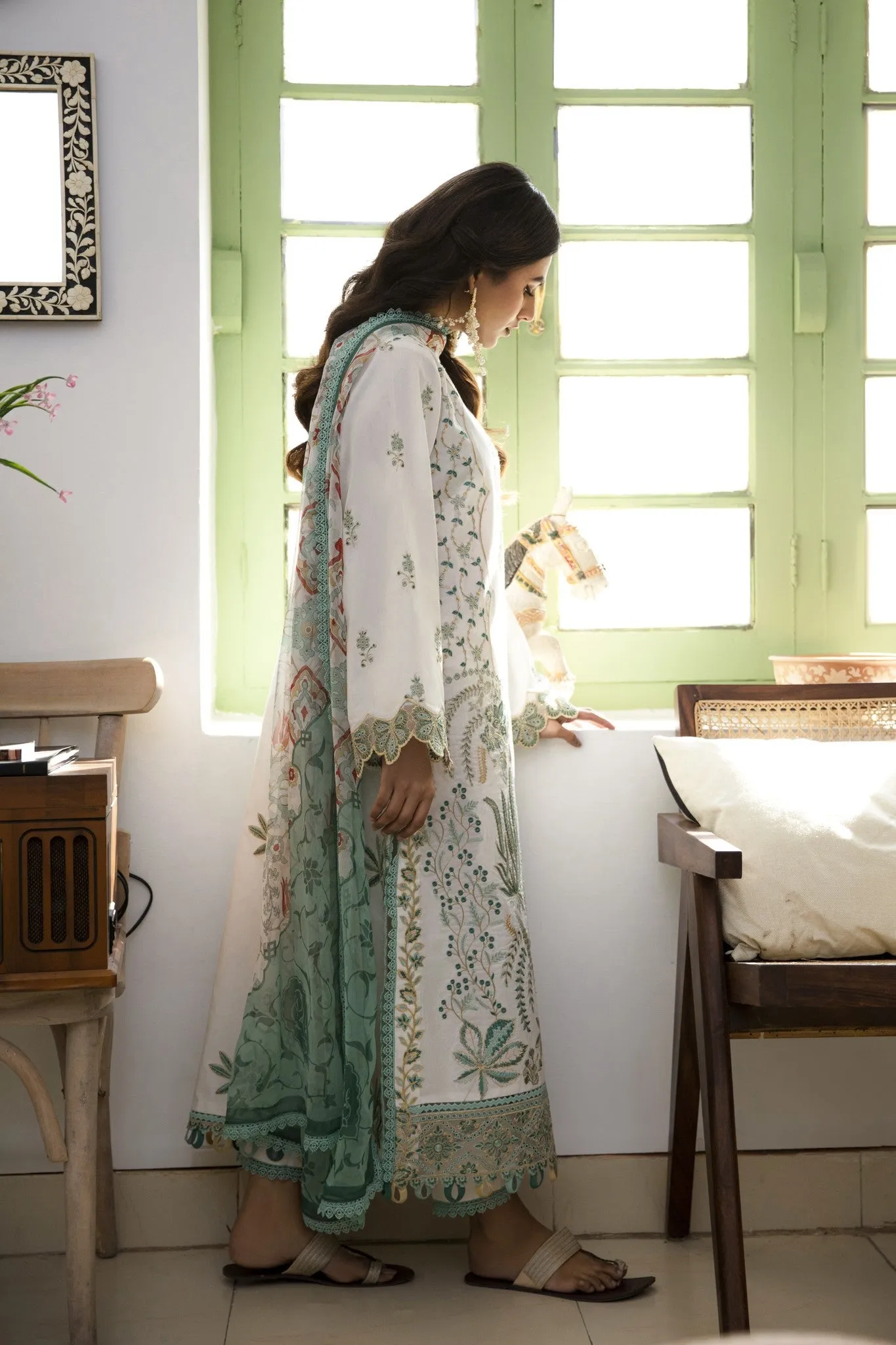 Aabyaan Afsaneh Luxury Lawn Collection – Taliah (AL-01)