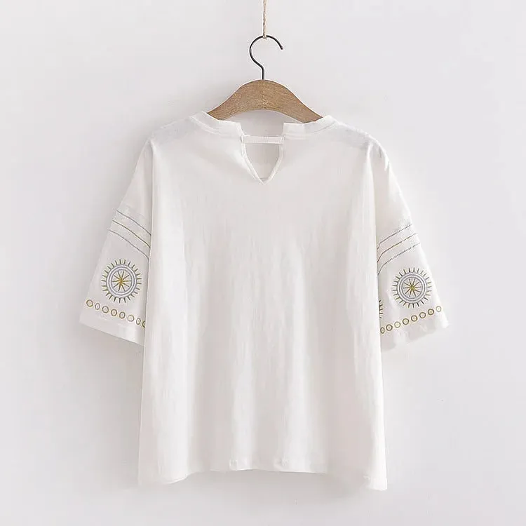 Chic Embroidery Sleeve Round Neck Loose T-shirt