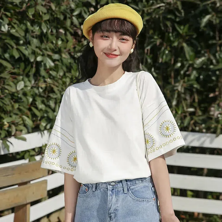 Chic Embroidery Sleeve Round Neck Loose T-shirt