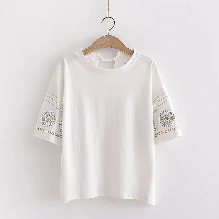 Chic Embroidery Sleeve Round Neck Loose T-shirt