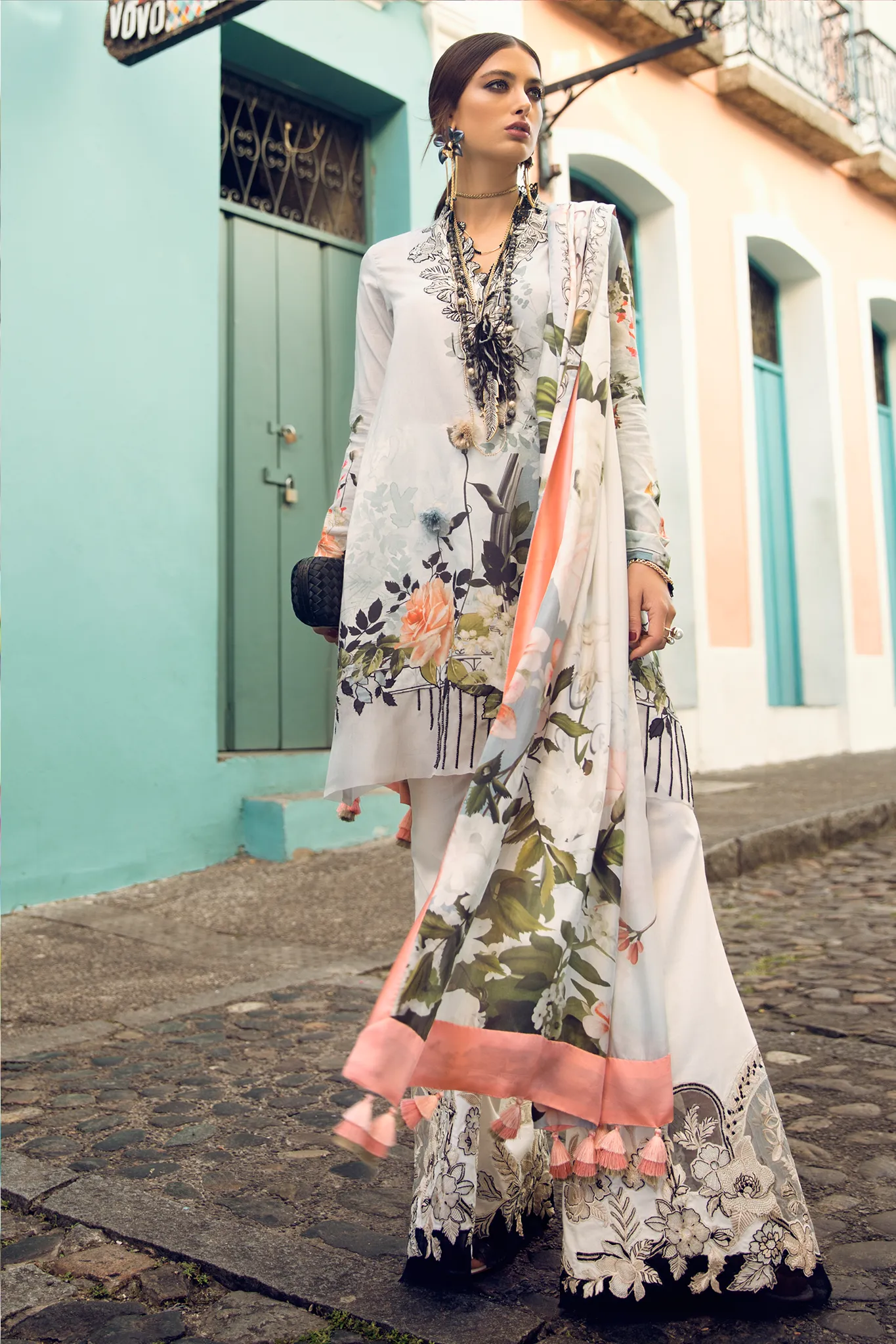 Élan Luxury Lawn 2018 – EL-15 A (Catarina)