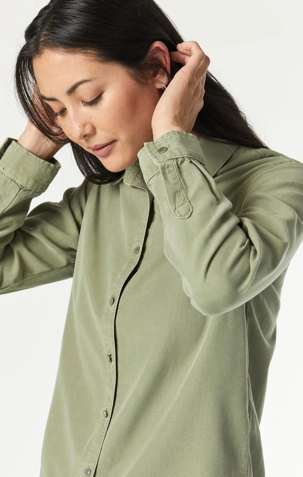 SHELBY SEMI-FITTED SHIRT IN OIL GREEN SUPERSOFT CHIC