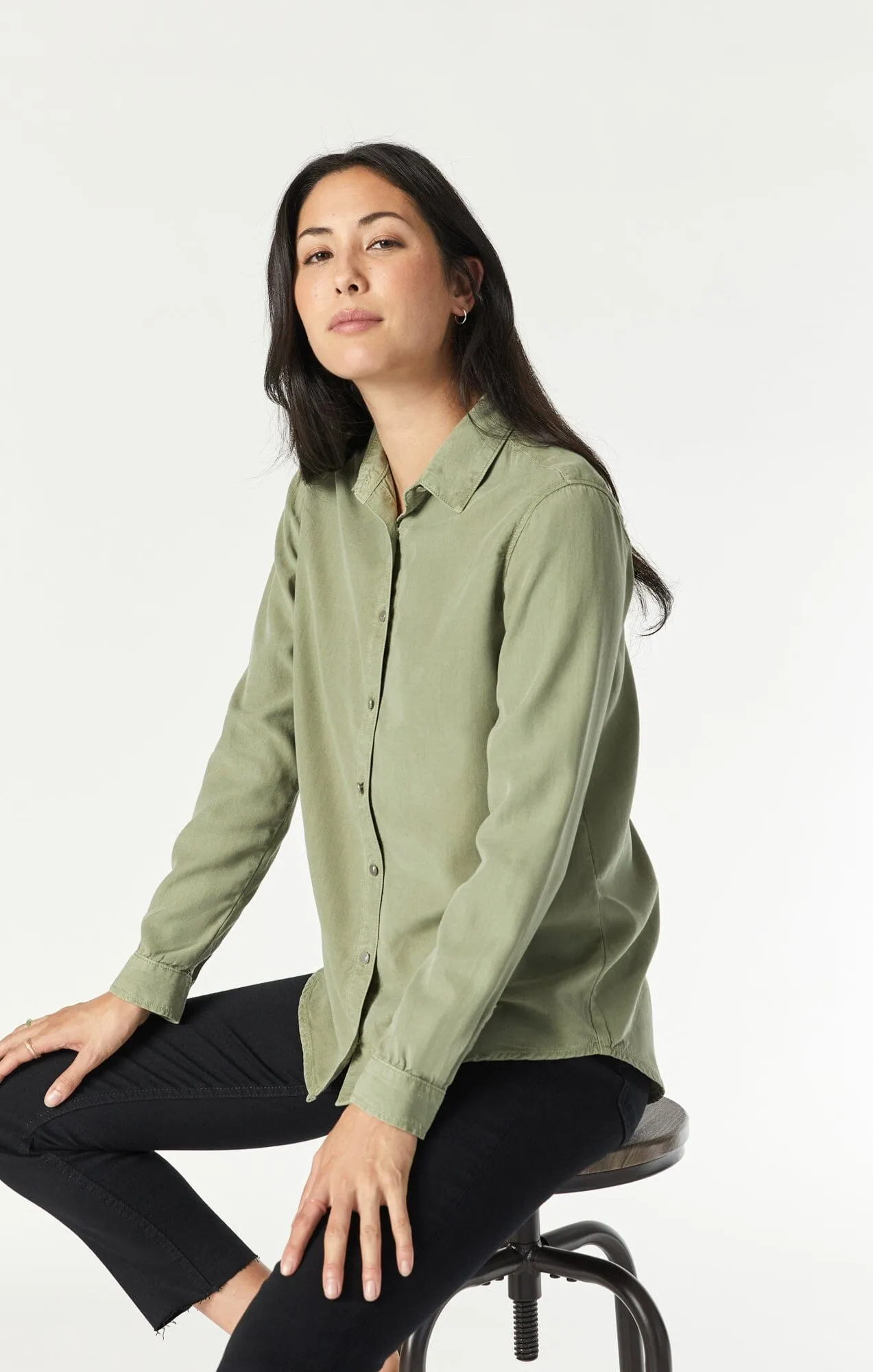 SHELBY SEMI-FITTED SHIRT IN OIL GREEN SUPERSOFT CHIC