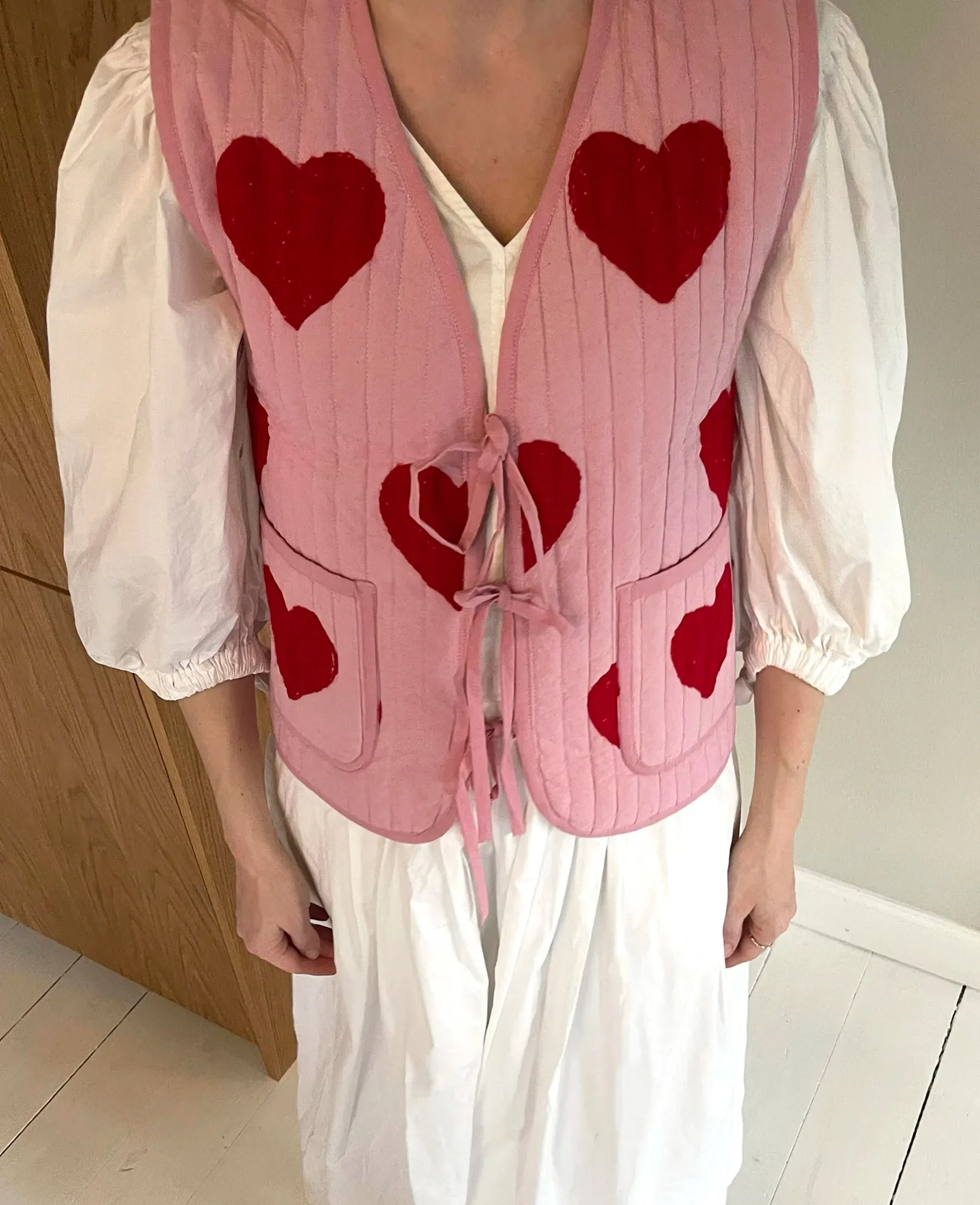 Sissel Edelbo - Honey Vest SE 1424 - Red Heart